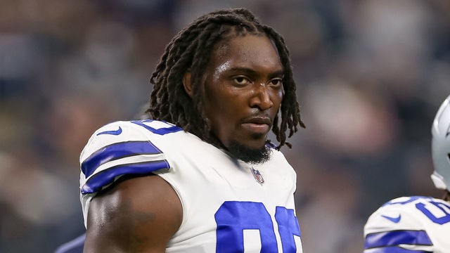 ARLINGTON, TX - DECEMBER 23: Dallas Cowboys Defensive End Demarcus Lawrence (90) prior to the game between the Dallas Cowboys and Tampa Bay Buccaneers on December 23, 2018 at AT&T Stadium in Arlington, TX.