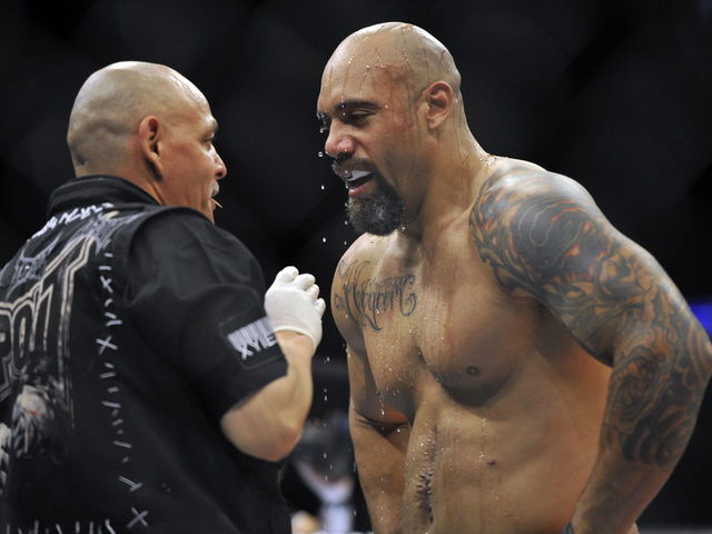 Bellator 111: 'Dudu' Dantas defends bantamweight title; heavyweight tourney results