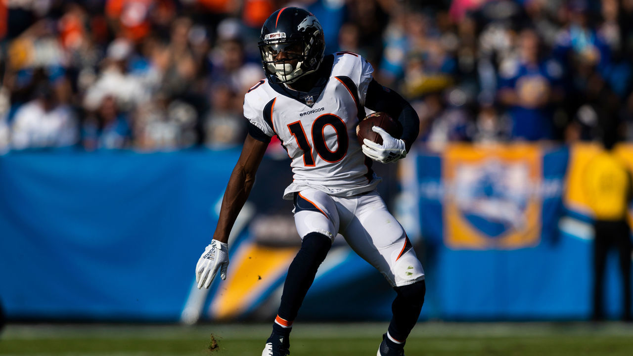 CARSON, CA - NOVEMBER 18: Denver Broncos wide receiver Emmanuel Sanders (10) during the NFL regular season game against the Los Angeles Chargers on Sunday, November 18, 2018, at StubHub Center in Carson, CA.