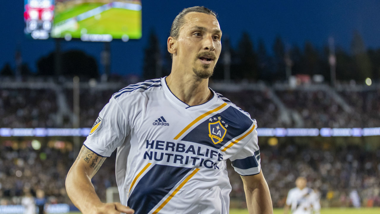 PALO ALTO, CA - JUNE 29: Los Angeles Galaxy forward Zlatan Ibrahimovic (9) chases down the ball during the MLS game between the Los Angeles Galaxy and San Jose Earthquakes on June 29, 2019 at Stanford Stadium in Palo Alto, CA