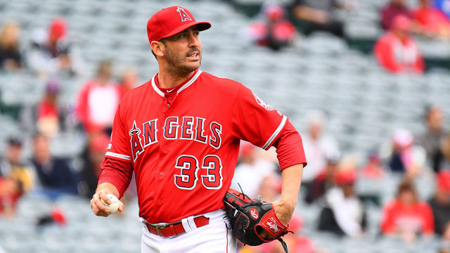 ANAHEIM, CA - MAY 23: Los Angeles Angels pitcher Matt Harvey (33) looks on after giving up a home run during a MLB game between the Minnesota Twins and the Los Angeles Angels of Anaheim on May 23, 2019 at Angel Stadium of Anaheim in Anaheim, CA. (Photo by Brian Rothmuller/Icon Sportswire via Getty Images