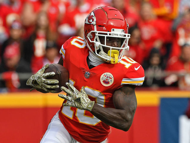 KANSAS CITY, MO - NOVEMBER 11: Wide receiver Tyreek Hill #10 of the Kansas City Chiefs returns a punt against the Arizona Cardinals during the first half on November 11, 2018 at Arrowhead Stadium in Kansas City, Missouri.