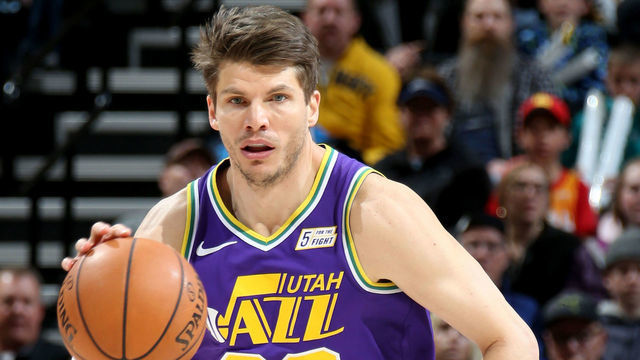 SALT LAKE CITY, UT - MARCH 29: Kyle Korver #26 of the Utah Jazz handles the ball during the game against the Washington Wizards on March 29, 2019 at vivint.SmartHome Arena in Salt Lake City, Utah. Mandatory Copyright Notice: Copyright 2019 NBAE