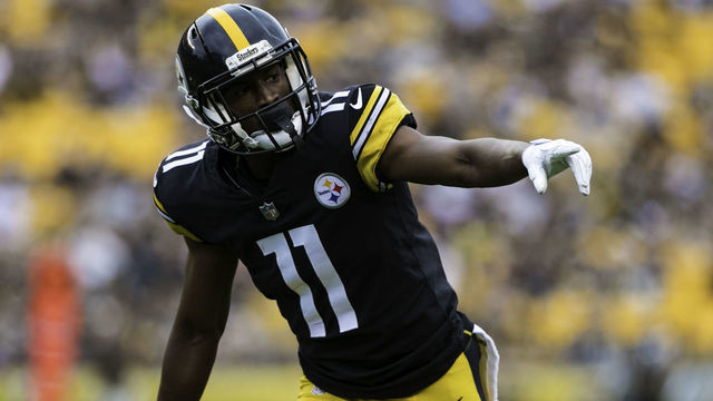PITTSBURGH, PA - AUGUST 25: Pittsburgh Steelers Wide Receiver Justin Hunter (11) looks on during the preseason NFL game between the Tennessee Titans and Pittsburgh Steelers on August 25, 2018 at Heinz Field in Pittsburgh PA.