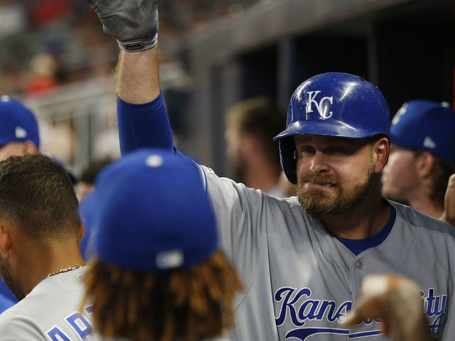 Duda homers, leads Royals to 5-4 win over first-place Braves