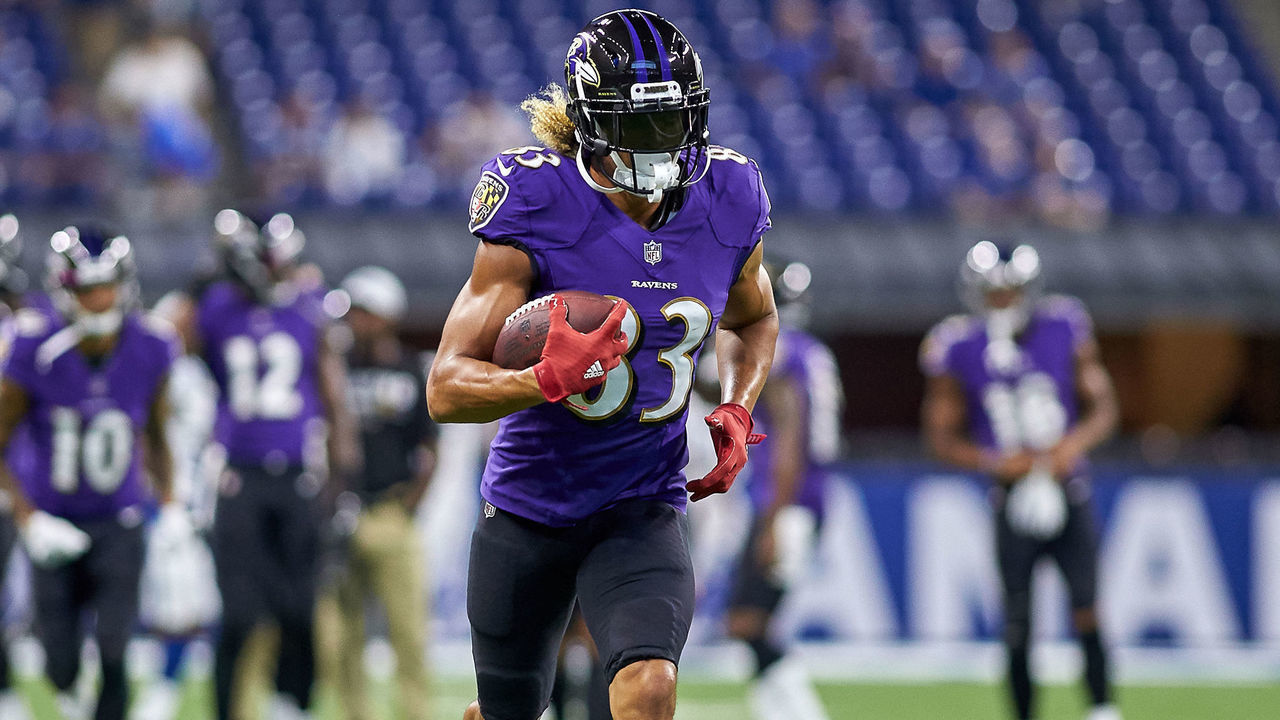 INDIANAPOLIS, IN - AUGUST 20: Baltimore Ravens wide receiver Willie Snead (83) warms up with the football prior to game action during the preseason NFL game between the Indianapolis Colts and the Baltimore Ravens on August 20, 2018 at Lucas Oil Stadium in Indianapolis, Indiana.