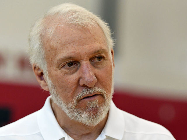 LAS VEGAS, NV - 27 de julio: el entrenador en jefe Gregg Popovich de los Estados Unidos asiste a una sesión de práctica en el minicampamento del equipo nacional masculino de baloncesto de EE. UU. 2018 en el Mendenhall Center en UNLV el 27 de julio de 2018 en Las Vegas, Nevada.