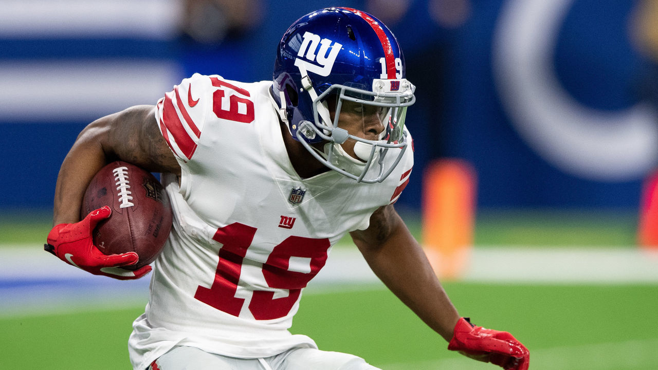 INDIANAPOLIS, IN - DECEMBER 23: New York Giants wide receiver Corey Coleman (19) returns a kickoff during the NFL game between the New York Giants and Indianapolis Colts on December 23, 2018, at Lucas Oil Stadium in Indianapolis, IN.