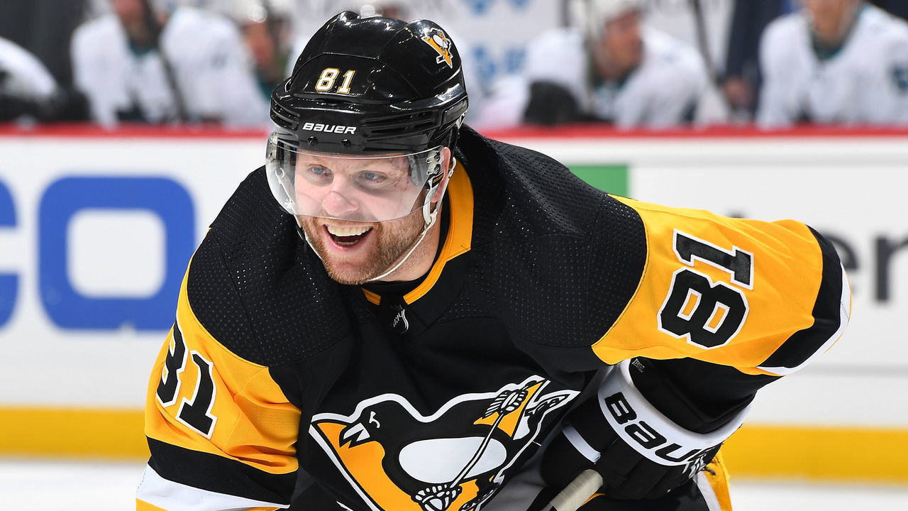 PITTSBURGH, PA - FEBRUARY 21: Phil Kessel #81 of the Pittsburgh Penguins skates against the San Jose Sharks at PPG Paints Arena on February 21, 2019 in Pittsburgh, Pennsylvania.