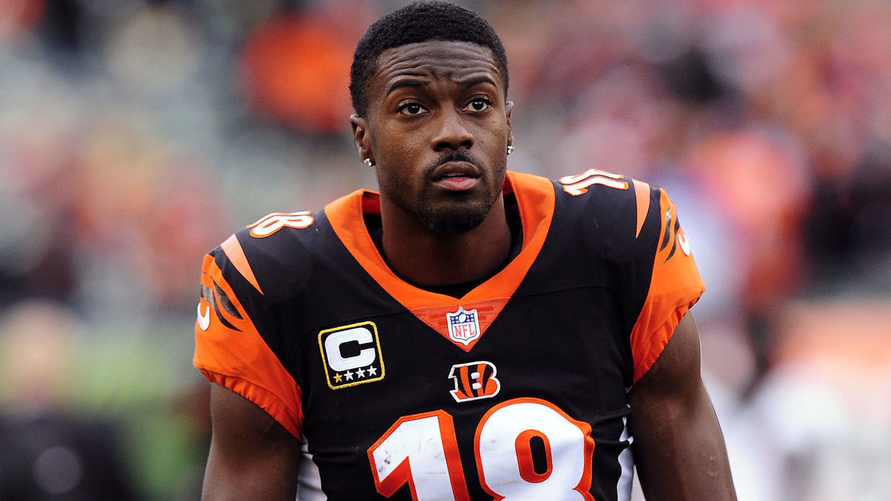 CINCINNATI, OH - OCTOBER 28: Cincinnati Bengals Wide Receiver A.J. Green (18) walks off of the field at the conclusion of the NFL football game between the Tampa Bay Buccaneers and the Cincinnati Bengals on October 28, 2018, at Paul Brown Stadium in Cincinnati, Ohio.