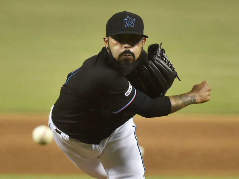 How will the Miami Marlins use relief pitcher Sergio Romo?