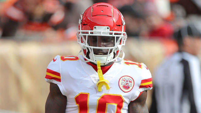 CLEVELAND, OH - NOVEMBER 04: Kansas City Chiefs wide receiver Tyreek Hill (10) on the field during warm-ups prior to the National Football League game between the Kansas City Chiefs and Cleveland Browns on November 4, 2018, at FirstEnergy Stadium in Cleveland, OH.