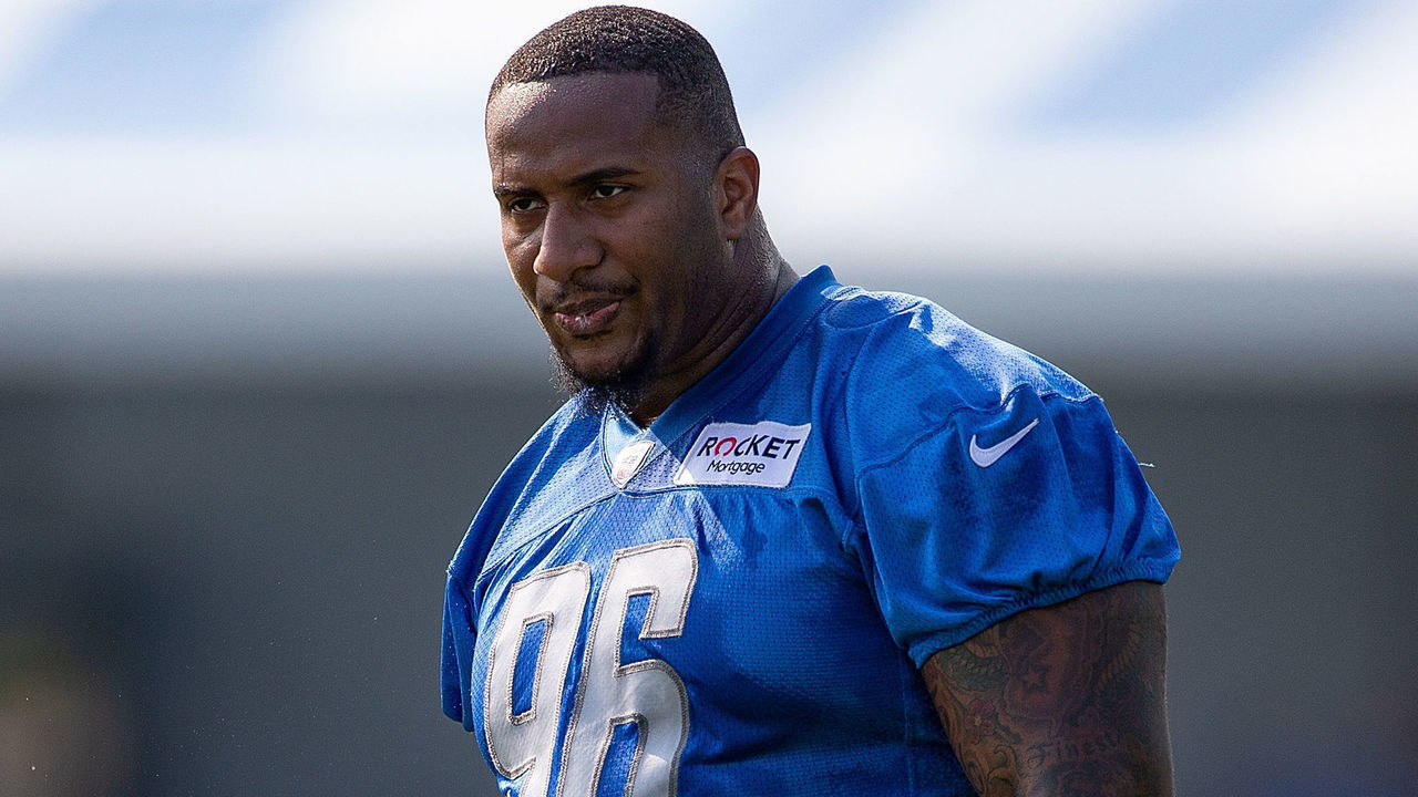 ALLEN PARK, MI - JULY 28: Mike Daniels #96 of the Detroit Lions works out during Training Camp on July 28, 2019 in Allen Park, Michigan.