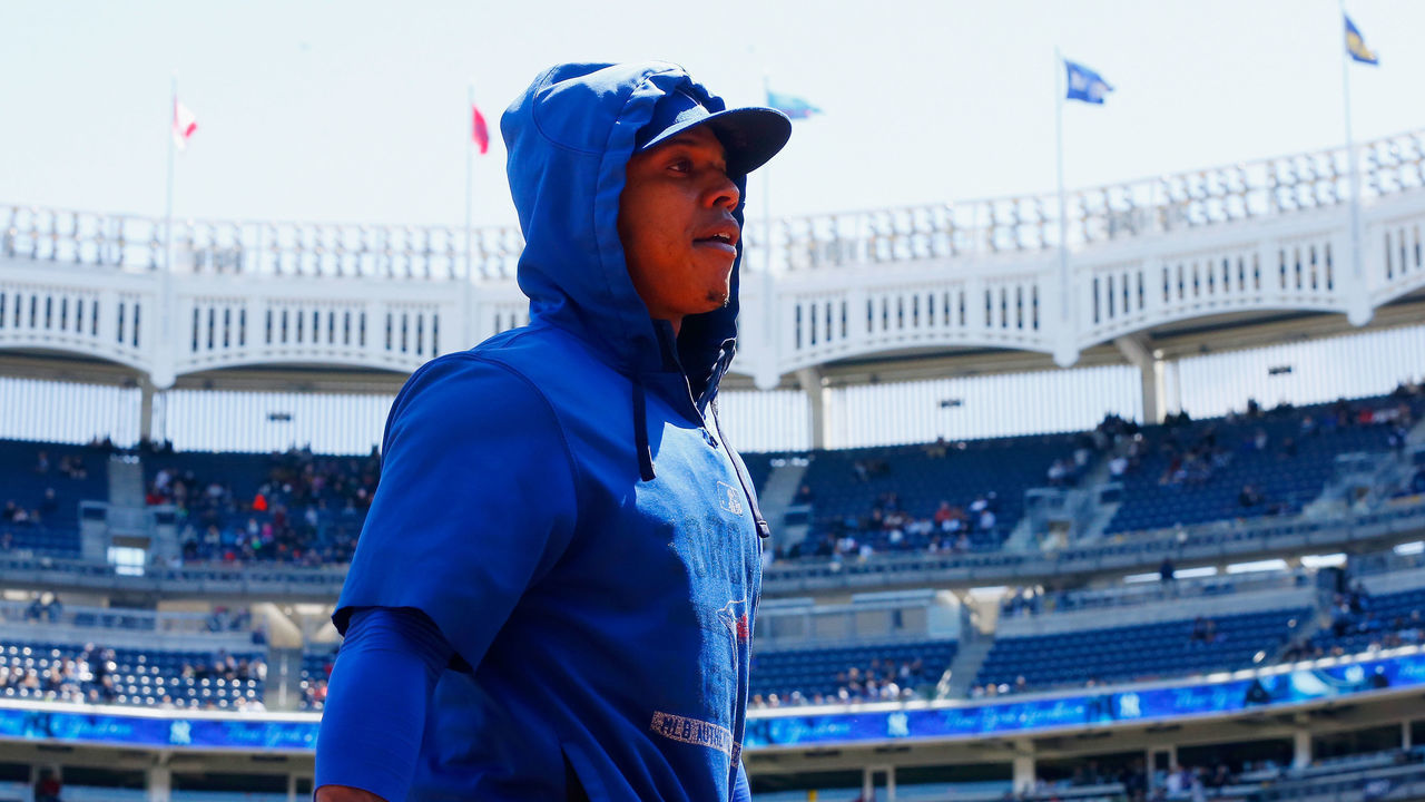NEW YORK, NY - APRIL 21: Marcus Stroman #6 of the Toronto Blue Jays in action against the New York Yankees at Yankee Stadium on April 21, 2018 in the Bronx borough of New York City. The Yankees defeated the Blue Jays 9-1.