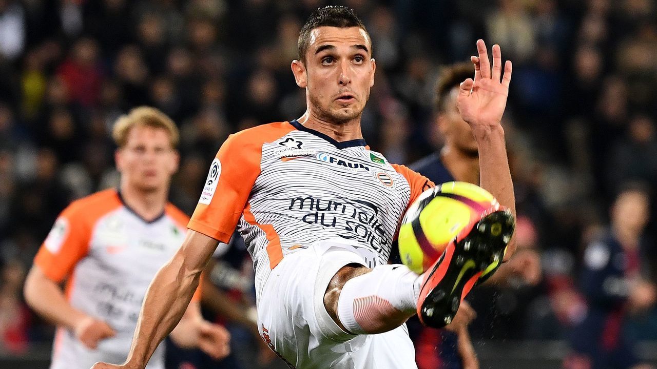 Montpellier's French midfielder Ellyes Skhiri controls the ball during the French L1 football match between Paris Saint-Germain and Montpellier at the Parc des Princes stadium on February 20, 2019.