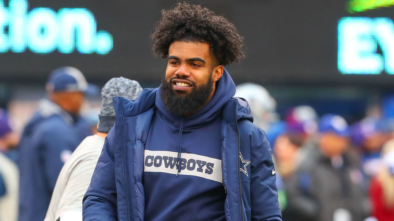 EAST RUTHERFORD, NJ - DECEMBER 30: Dallas Cowboys running back Ezekiel Elliott (21) prior to the National Football League game between the New York Giants and the Dallas Cowboys on December 30, 2018 at MetLife Stadium in East Rutherford, NJ.