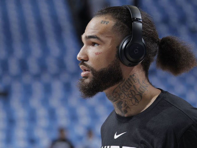 SACRAMENTO, CA - APRIL 7: Willie Cauley-Stein #00 of the Sacramento Kings warms up against the New Orleans Pelicans on April 7, 2019 at Golden 1 Center in Sacramento, California. NOTE TO USER: User expressly acknowledges and agrees that, by downloading and or using this photograph, User is consenting to the terms and conditions of the Getty Images Agreement. Mandatory Copyright Notice: Copyright 2019 NBAE
