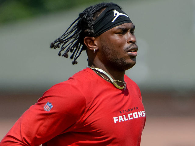 Julio Jones to attend training camp after reaching agreement with Falcons