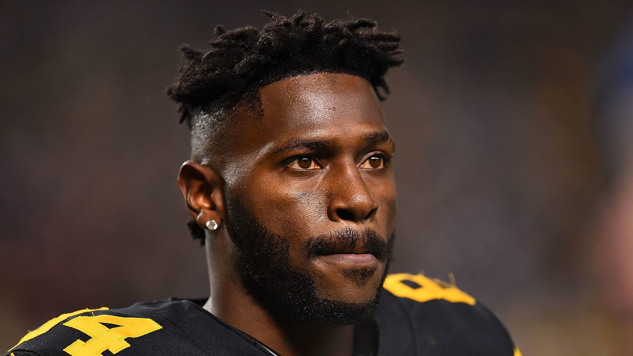PITTSBURGH, PA - DECEMBER 16: Antonio Brown #84 of the Pittsburgh Steelers looks on during the game against the New England Patriots at Heinz Field on December 16, 2018 in Pittsburgh, Pennsylvania.