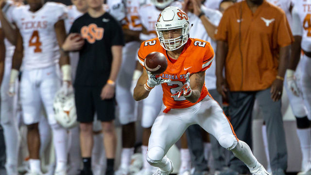 STILLWATER, OK - OCTOBER 27: Oklahoma State Cowboys wide receiver Tylan Wallace (2) making a reception during the Big 12 college football game against the Texas Longhorns on October 27, 2018 at Boone Pickens Stadium in Stillwater, Oklahoma.