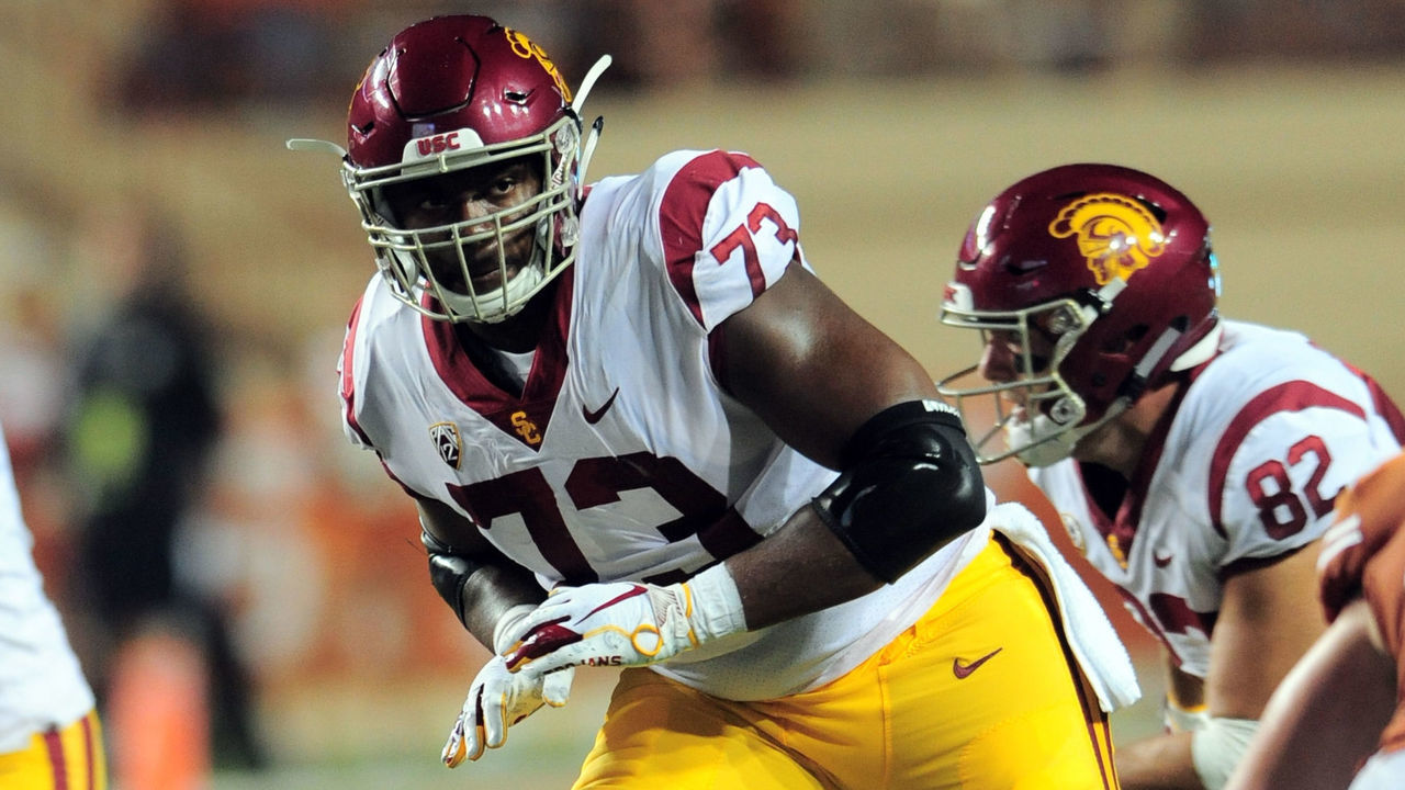 AUSTIN, TX - SEPTEMBER 15: USC Trojans tackle Austin Jackson drops into pass block coverage during 37 -14 loss to the Texas Longhorns on September 15, 2018, at Darrell K Royal-Texas Memorial Stadium in Austin, Texas.