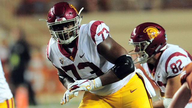 AUSTIN, TX - SEPTEMBER 15: USC Trojans tackle Austin Jackson drops into pass block coverage during 37 -14 loss to the Texas Longhorns on September 15, 2018, at Darrell K Royal-Texas Memorial Stadium in Austin, Texas.