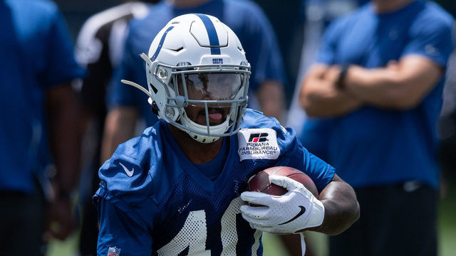 INDIANAPOLIS, IN - JUNE 11: Indianapolis Colts running back Spencer Ware (40) runs through a drill during the Indianapolis Colts Mini Camp on June 11, 2019 at the Indiana Farm Bureau Football Center in Indianapolis, IN.