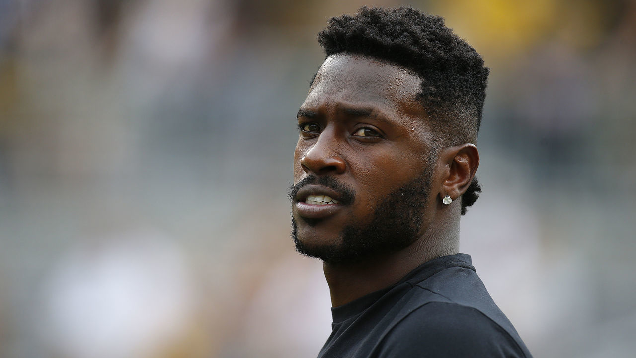 PITTSBURGH, PA - AUGUST 25: Antonio Brown #84 of the Pittsburgh Steelers in action against the Tennessee Titans during a preseason game on August 25, 2018 at Heinz Field in Pittsburgh, Pennsylvania.