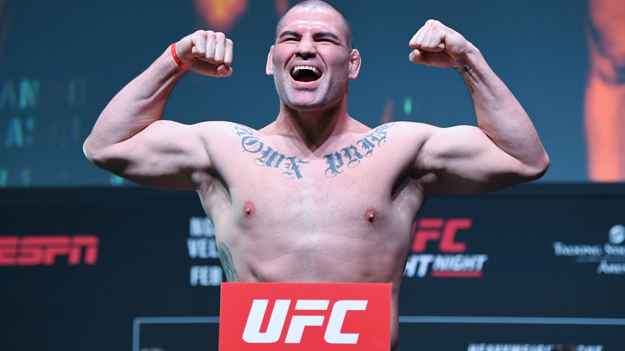 PHOENIX, ARIZONA - FEBRUARY 16: Cain Velasquez poses on the scale during the UFC Fight Night weigh-in at Comerica Theatre on February 16, 2019 in the Phoenix, Arizona.