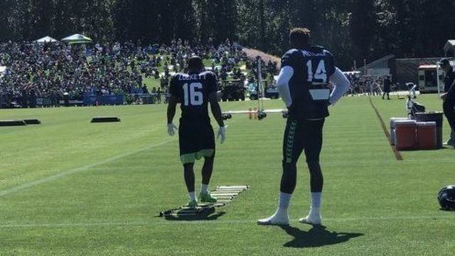 Seahawks' Lockett trolls Metcalf after viral photo with rookie