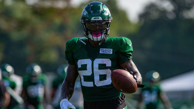 FLORHAM PARK, NJ - JULY 29: New York Jets running back Le'Veon Bell (26) during New York Jets Training Camp on July 29, 2019 at the Atlantic Health Jets Training Facility in Florham Park, NJ