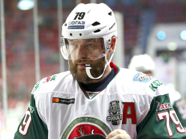 MOSCOW, RUSSIA - APRIL 18, 2018: Ak Bars Kazan's Andrei Markov seen ahead of Leg 3 of the 2017/2018 Kontinental Hockey League Gagarin Cup final against CSKA Moscow at CSKA Ice Palace. Stanislav Krasilnikov/TASS