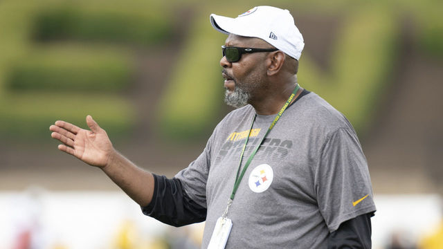 LATROBE, PA - JULY 26: Pittsburgh Steelers Wide Receivers Coach Darryl Drake during the Pittsburgh Steelers training camp on July 26, 2019 at Chuck Noll Stadium at Saint Vincent College in Latrobe, PA.