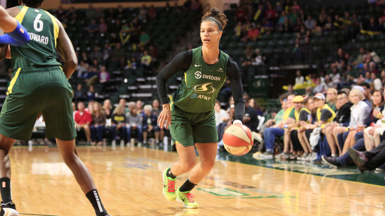EVERETT, WA- AUGUST 8: Alysha Clark #32 of the Seattle Storm handles the ball against the Dallas Wings on August 8, 2019 at the Angel of the Winds Arena, in Everett, Washington. Mandatory Copyright Notice: Copyright 2019 NBAE