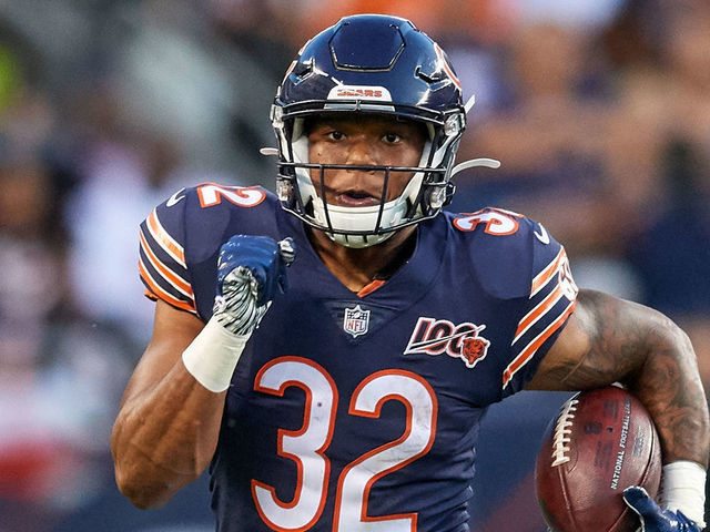 CHICAGO, IL - AUGUST 08: Chicago Bears running back David Montgomery (32) runs with the football in game action during a NFL preseason game between the Carolina Panthers and the Chicago Bears on August 8, 2019 at Soldier Field, in Chicago, IL.