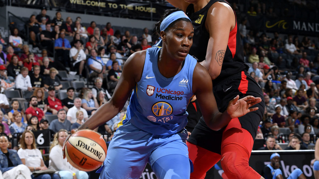 LAS VEGAS, NV - AUGUST 9: Jantel Lavender #7 of the Chicago Sky handles the ball against the Las Vegas Aces on August 9, 2019 at the Mandalay Bay Events Center in Las Vegas, Nevada. Mandatory Copyright Notice: Copyright 2019 NBAE