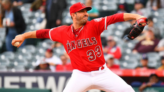 ANAHEIM, CA - MAY 23: Los Angeles Angels pitcher Matt Harvey (33) throws a pitch during a MLB game between the Minnesota Twins and the Los Angeles Angels of Anaheim on May 23, 2019 at Angel Stadium of Anaheim in Anaheim, CA. (Photo by Brian Rothmuller/Icon Sportswire via Getty Images