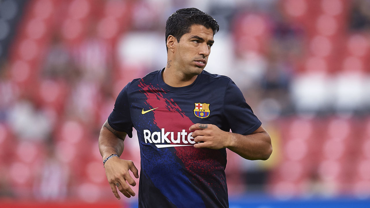 BILBAO, SPAIN - AUGUST 16: Luis Suarez of FC Barcelona looks on as he warms up during the Liga match between Athletic Club and FC Barcelona at San Mames Stadium on August 16, 2019 in Bilbao, Spain.