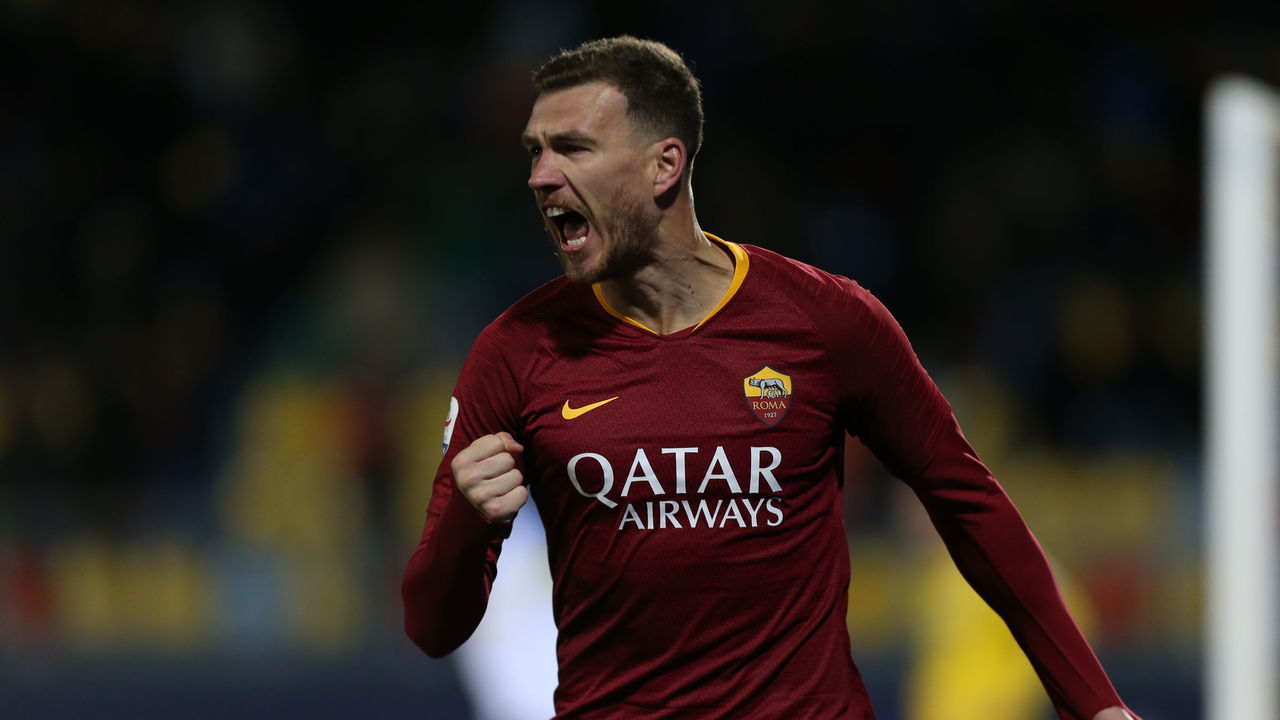 FROSINONE, ITALY - FEBRUARY 23: Edin Dzeko of AS Roma celebrates after scoring the team's third goal during the Serie A match between Frosinone Calcio and AS Roma at Stadio Benito Stirpe on February 23, 2019 in Frosinone, Italy.