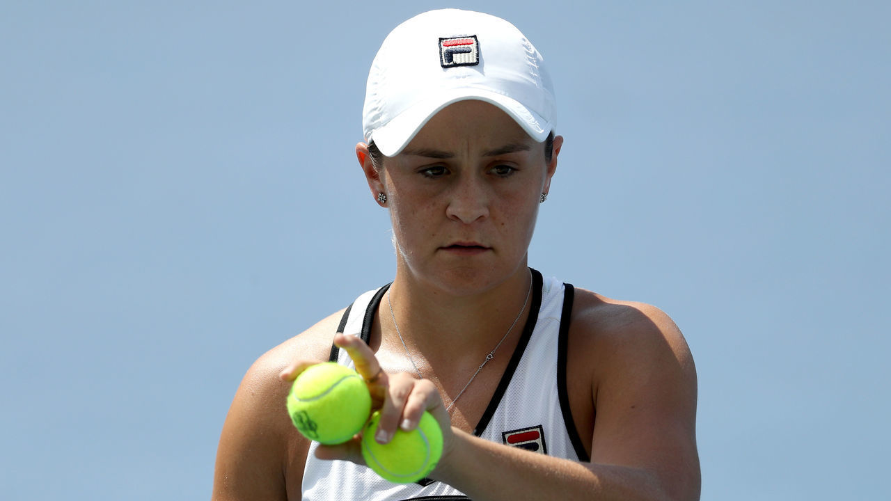 MASON, OHIO - AUGUST 15: Ashleigh Barty of Australia prepares to serve against Anett Kontaveit of Estonia during Day 6 of the Western and Southern Open at Lindner Family Tennis Center on August 15, 2019 in Mason, Ohio.