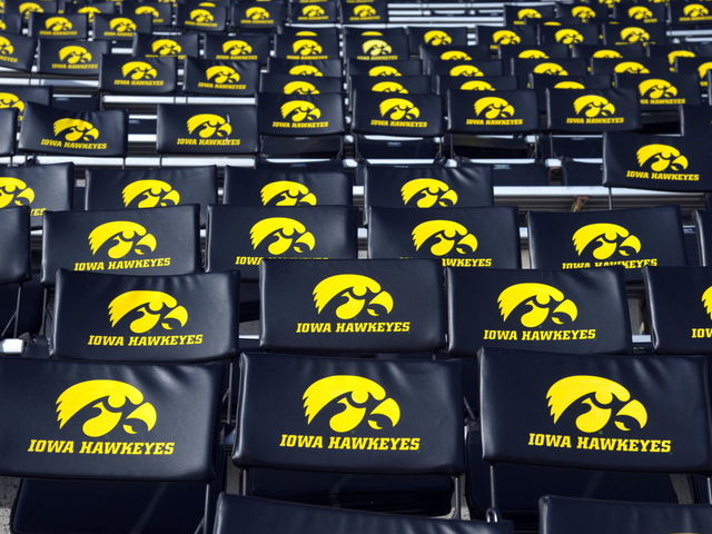 4-star running back Eno Benjamin decommits from Iowa