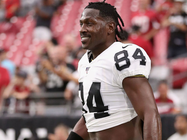 Former Oakland Raiders wide receiver Antonio Brown (84) warms up for the  team's NFL preseason f …