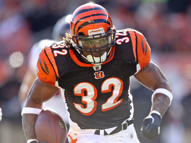 CINCINNATI, OH - DECEMBER 11: Cedric Benson#32 of the Cincinnati Bengals runs with the ball during the NFL game against Houston Texans at Paul Brown Stadium on December 11, 2011 in Cincinnati, Ohio.