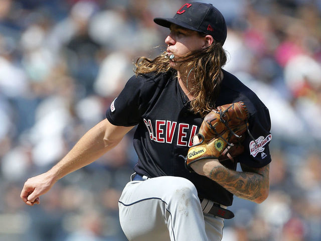 Cleveland Indians pitcher Mike Clevinger to undergo knee surgery