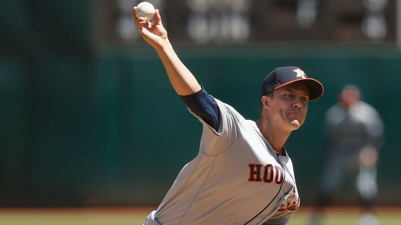 OAKLAND, CALIFORNIA - AUGUST 18: Zack Greinke #21 of the Houston Astros pitches in the top of the first inning against the Oakland Athletics at Ring Central Coliseum on August 18, 2019 in Oakland, California.