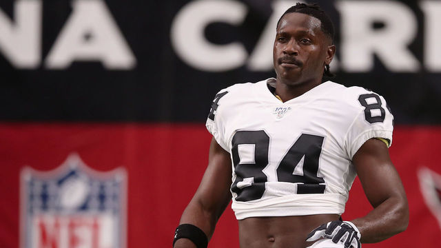 GLENDALE, ARIZONA - AUGUST 15: Wide receiver Antonio Brown #84 of the Oakland Raiders warms up before the NFL preseason game against the Arizona Cardinals at State Farm Stadium on August 15, 2019 in Glendale, Arizona.