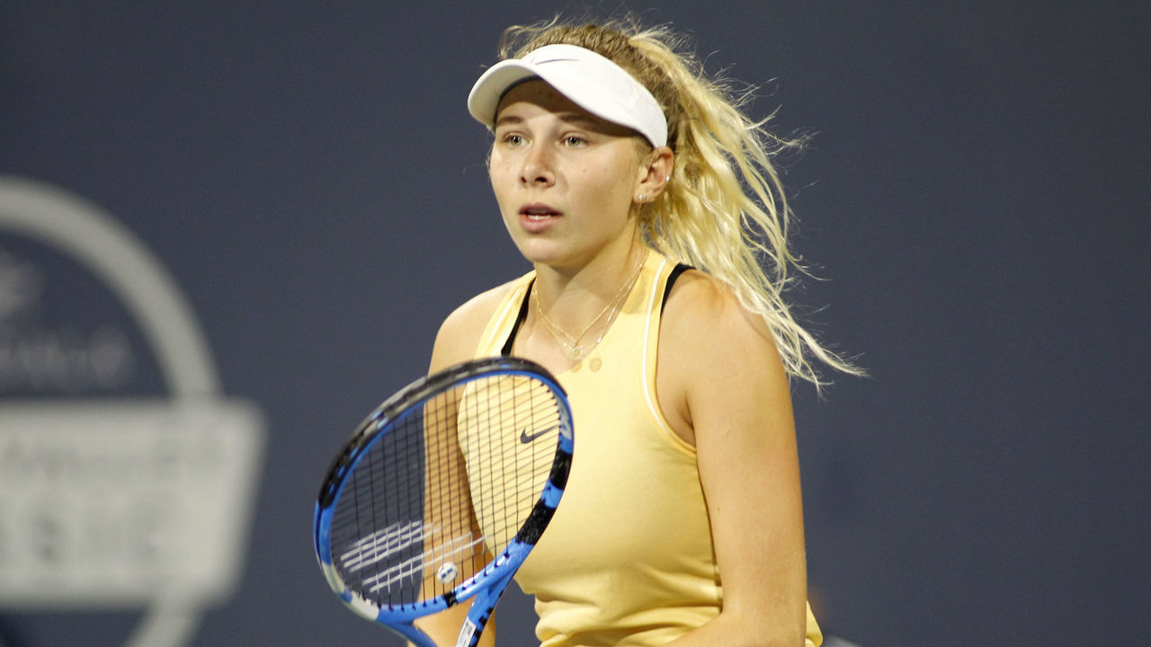 SAN JOSE, CA - AUGUST 02: Amanda Anisimova (USA) in late action of her marathon quarter finals of the Mubadala Silicon Valley Classic at San Jose State University in San Jose, CA.
