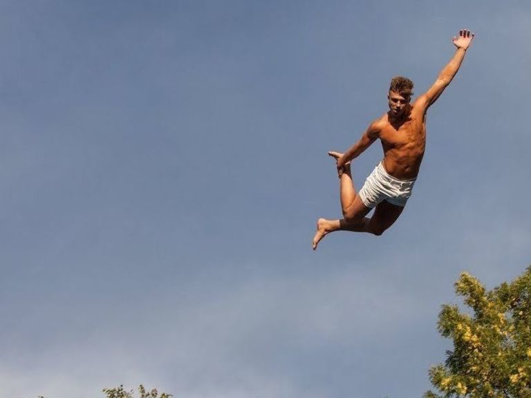 Watch Top jumps from the 2019 Death Diving World Championships