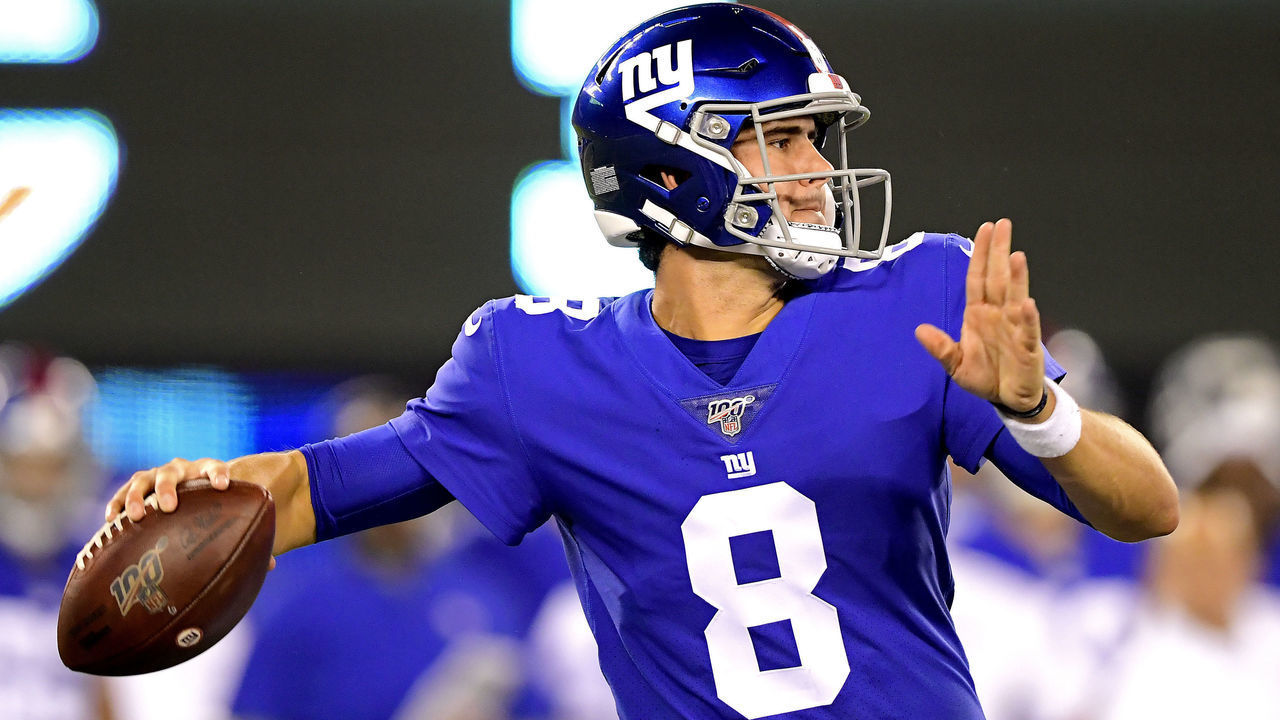 EAST RUTHERFORD, NEW JERSEY - AUGUST 16: Daniel Jones #8 of the New York Giants attempts a pass against the Chicago Bears in the first half during a preseason game at MetLife Stadium on August 16, 2019 in East Rutherford, New Jersey.