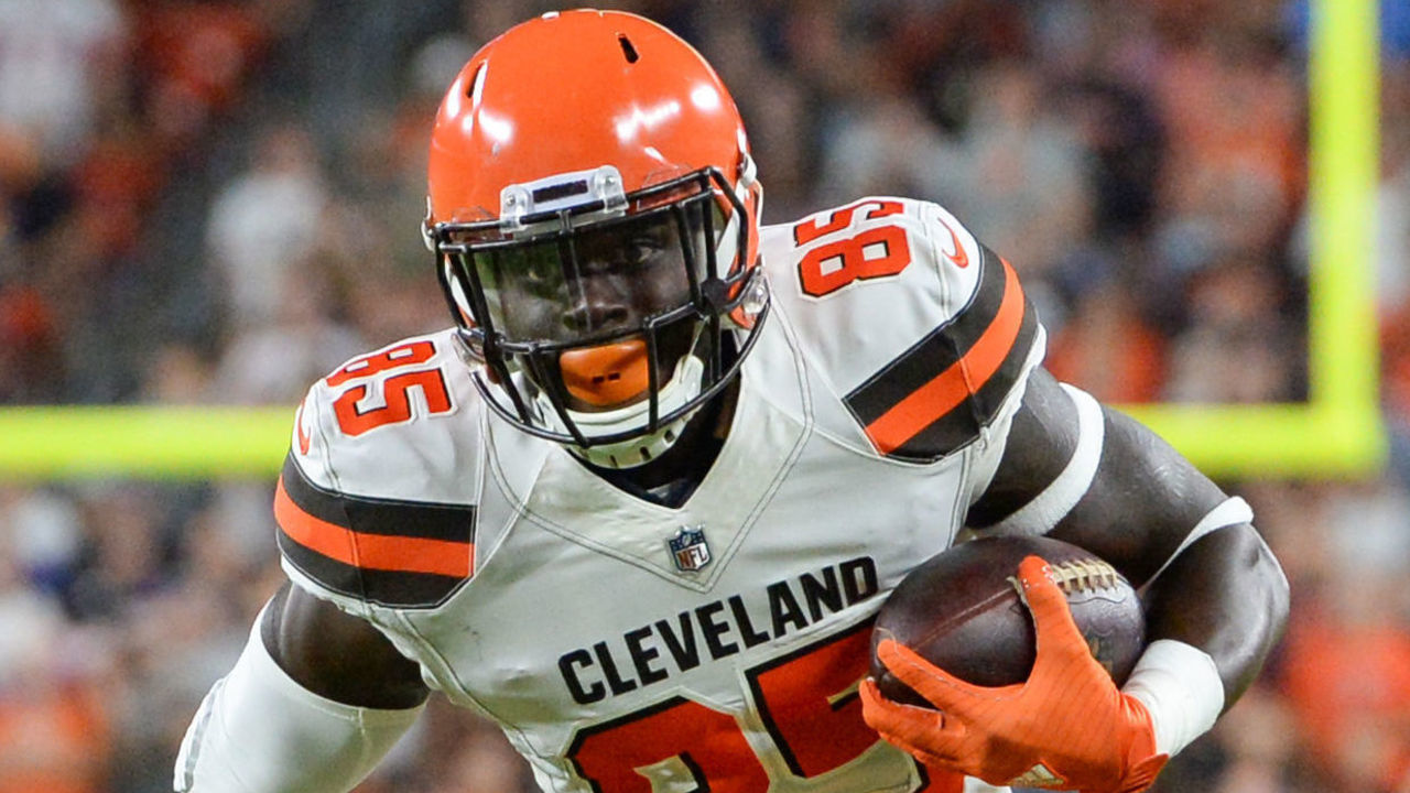 CLEVELAND, OH - AUGUST 23, 2018: Tight end David Njoku #85 of the Cleveland Browns carries the ball in the first quarter of a preseason game against the Philadelphia Eagles on August 23, 2018 at FirstEnergy Stadium in Cleveland, Ohio. Cleveland won 5-0. (Photo by: 2018 Nick Cammett/Diamond Images/Getty Images)